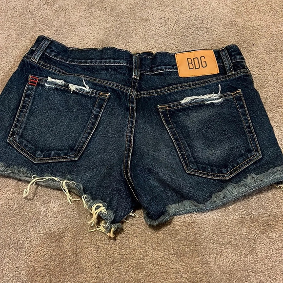 Like New Urban Outfitters Shorts - Picture 4 of 5